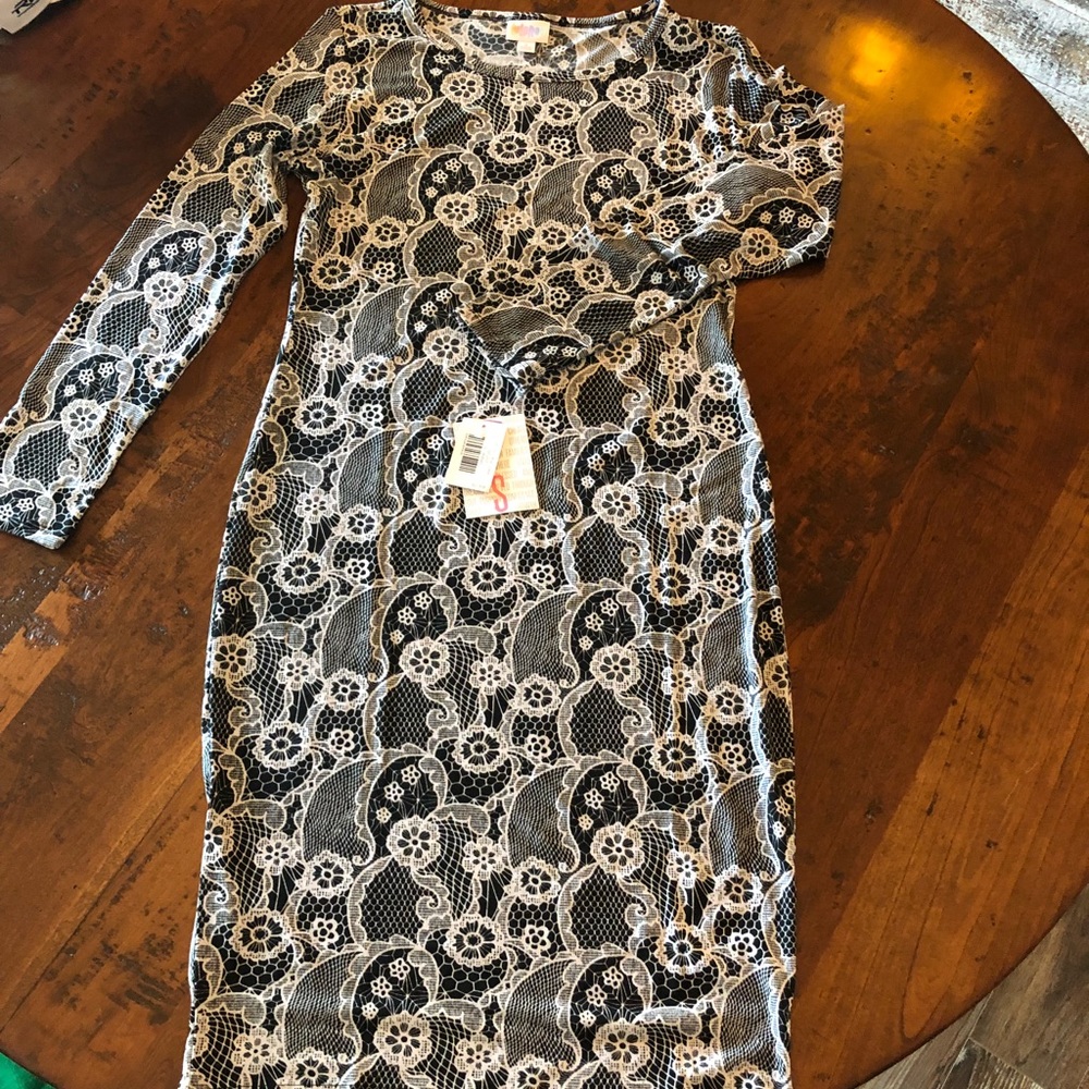 LulaRoe Noir and Blanc Debbie Small NWT